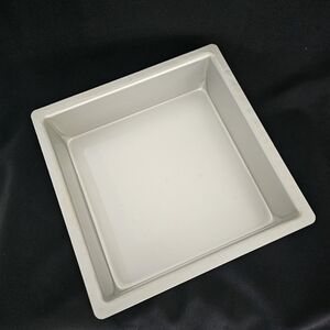 Fat Daddio square cake mold 9x9x3